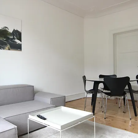 Daire 2-br W A Balcony In Frederiksberg C - 189