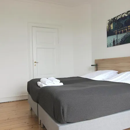 Beautiful 2-bed In Frederiksberg C W Balcony Copenhagen